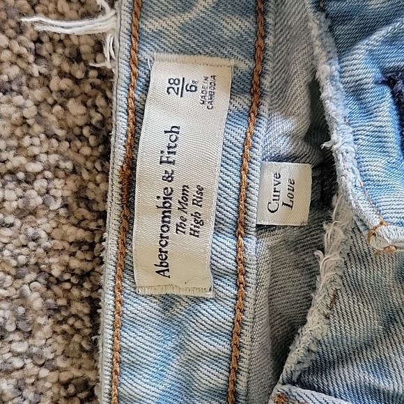 A&F Mom High Rise Jeans - Picture 2 of 5
